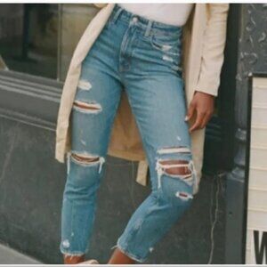 Abercrombie & Fitch The Mom‎ High Rise Distressed 27/4 SHORT